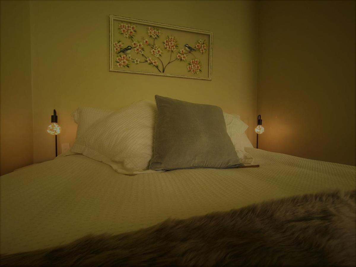 Pyes Pa Studio Apartment Tauranga Luaran gambar